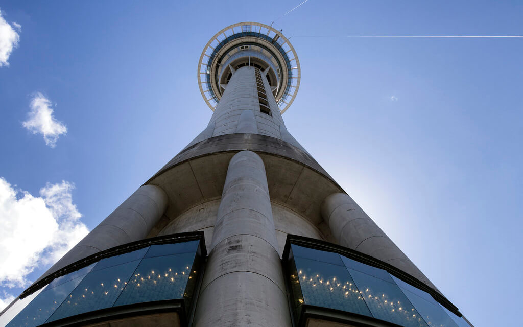Thang máy kính Sky Tower – New Zealand