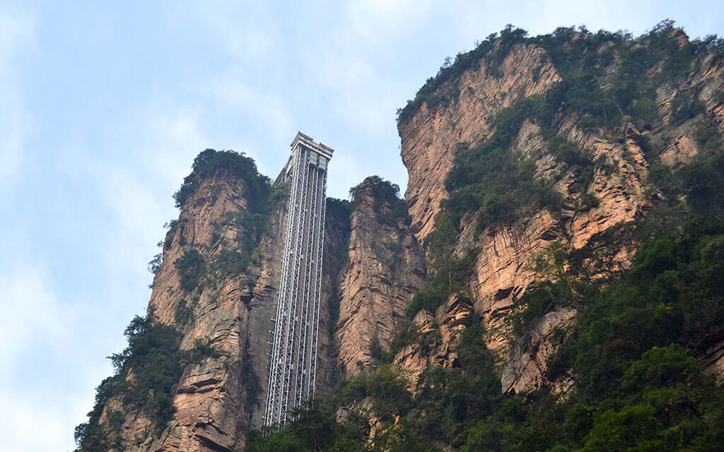 Thang máy Bách Long (Bailong Elevator) – Trung Quốc