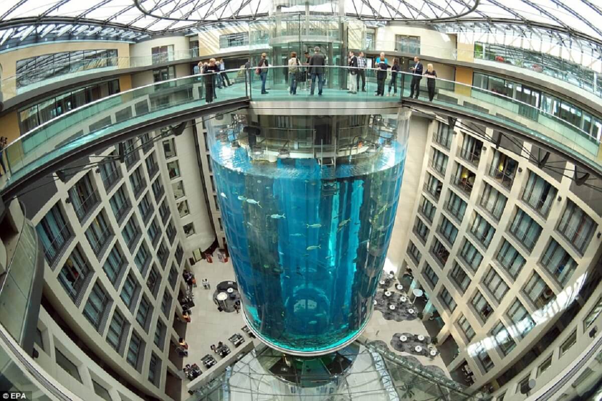Thang máy AquaDom ở Đức: 17,4 triệu USD
