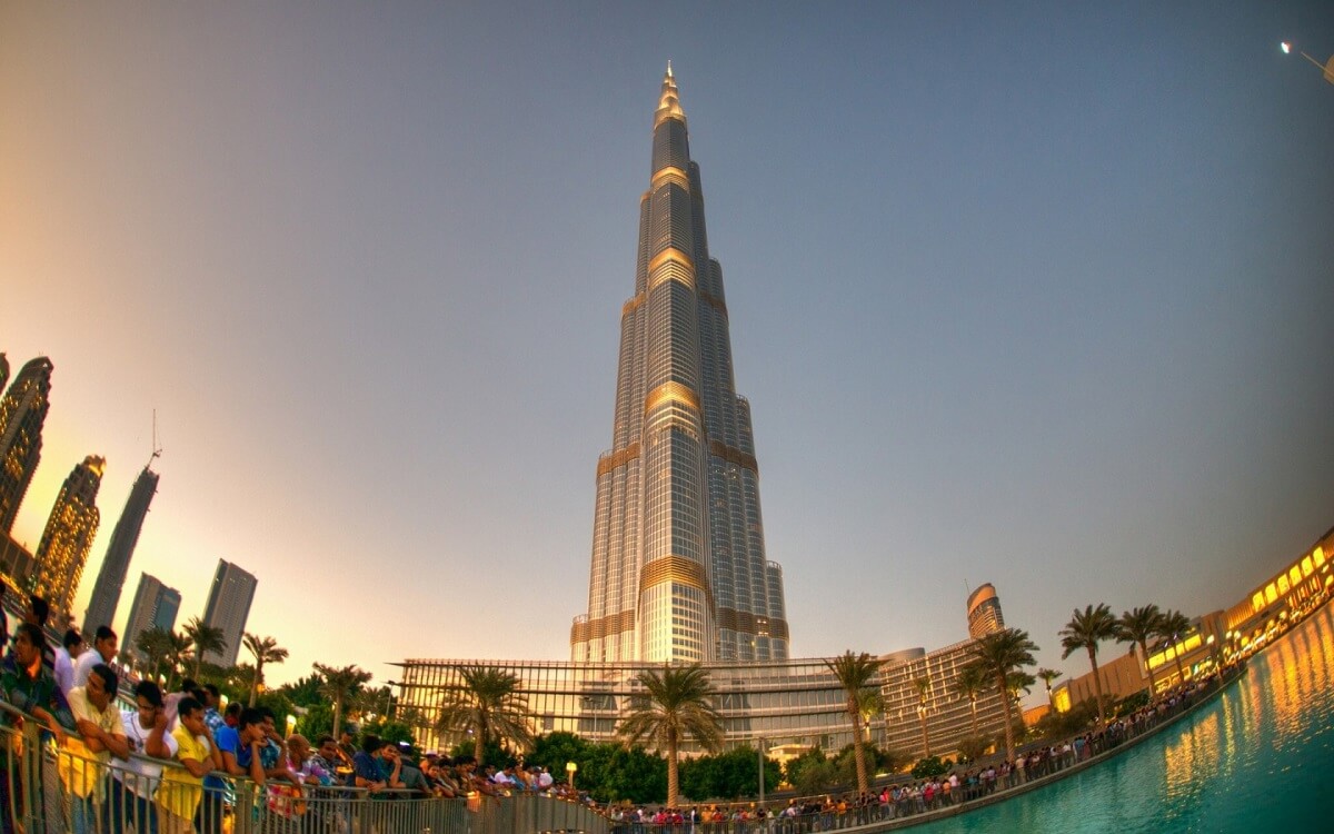 Thang máy Burj Khalifa ở Dubai: 5 triệu USD