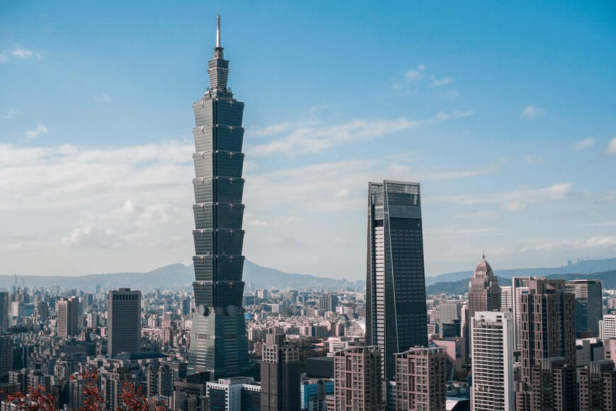 Thang máy của tòa nhà Taipei 101 ở Đài Loan: 2,4 triệu USD