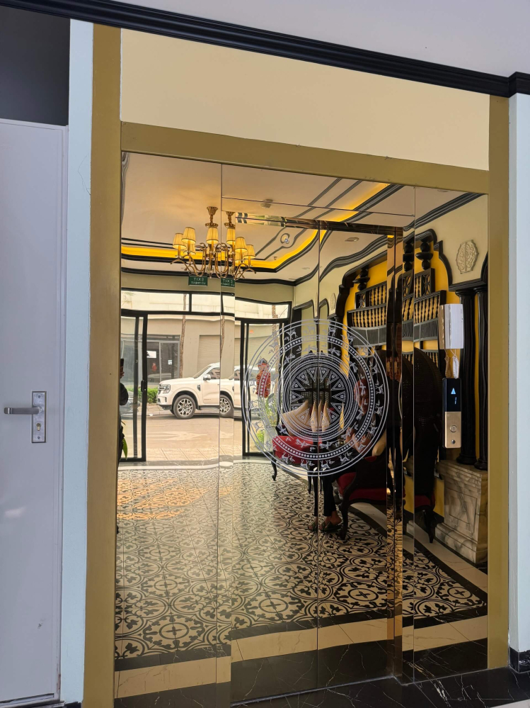 Thang Máy Tải Khách Toàn Tâm